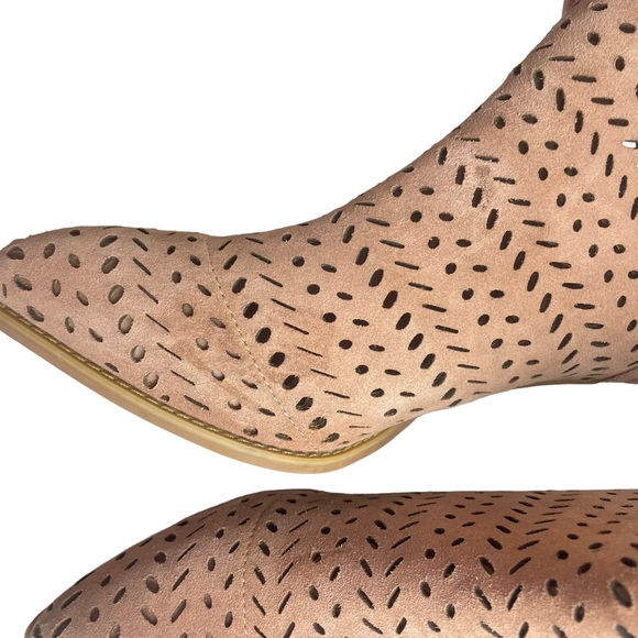 Seychelles Chaparral Lasercut Suede Leather Heeled Ankle Booties Ginger Pink - Picture 6 of 10